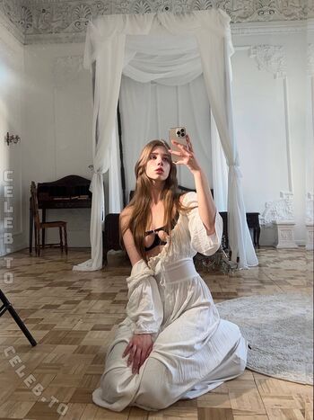 Full leaked Honeyvivi/ private onlyfans photo